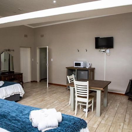 Отель Opstal Guestfarm Почефструм Экстерьер фото